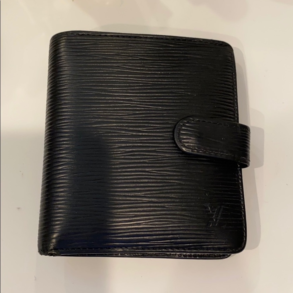 Louis Vuitton Epi wallet